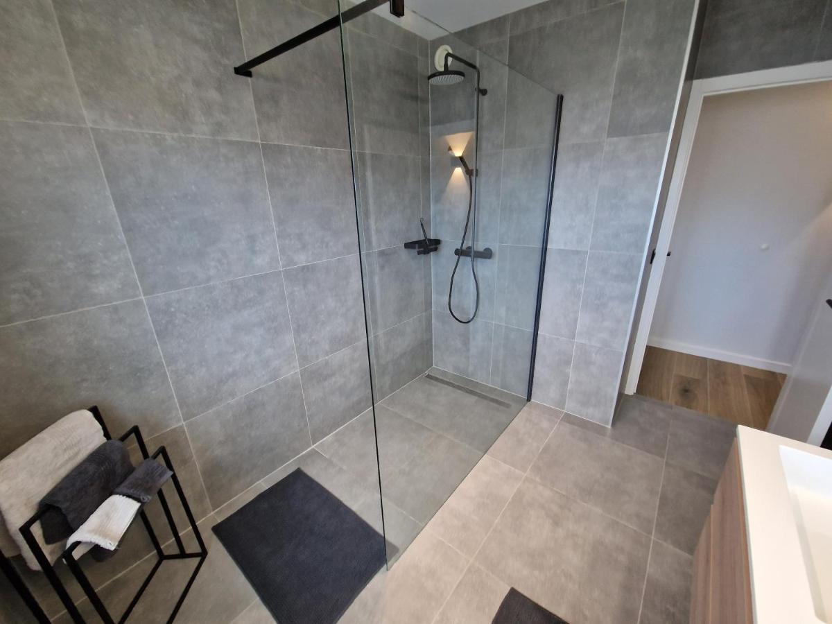 Luxueus, Ruim Appartement Op 350M Van Het Strand Ostend Exterior foto