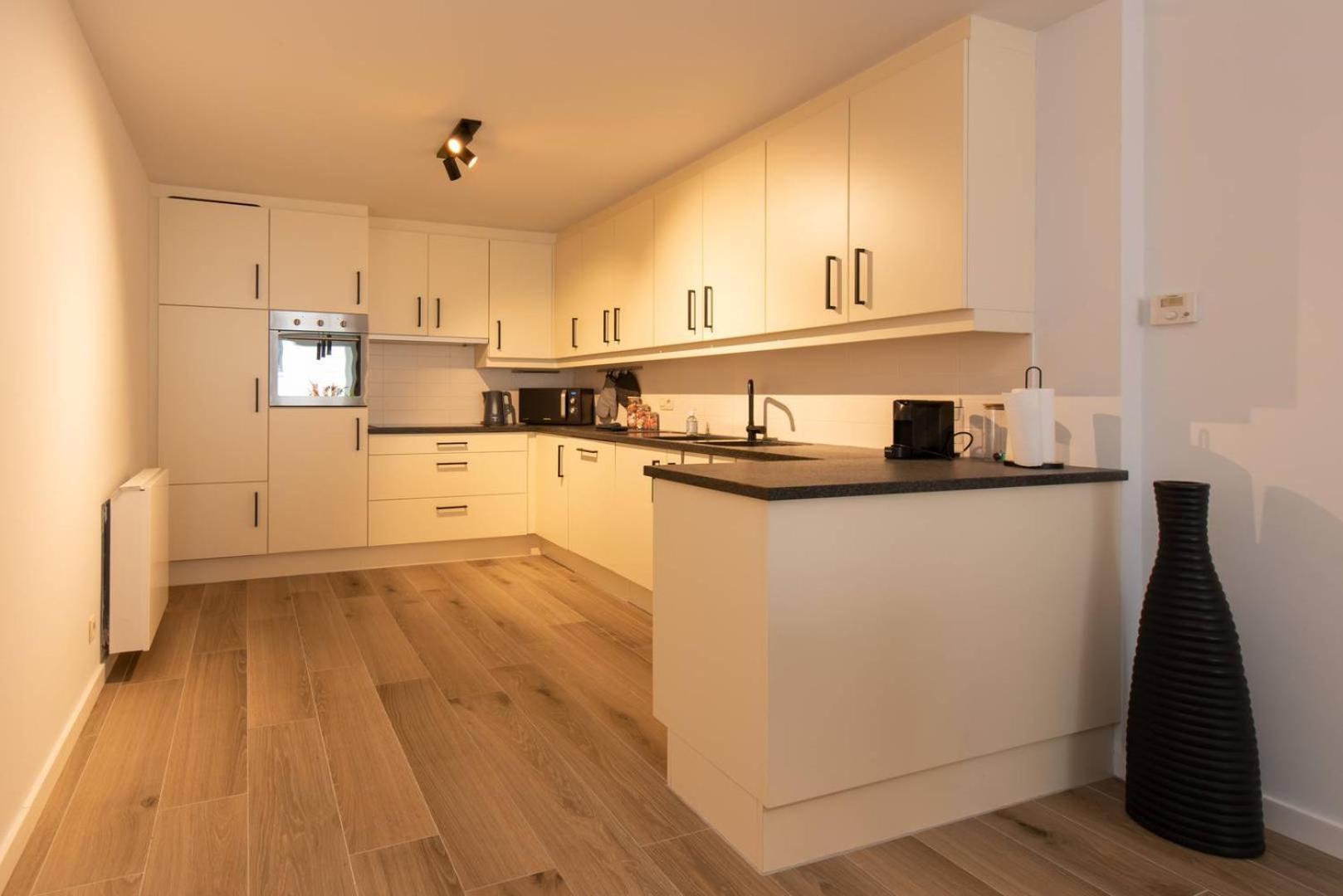 Luxueus, Ruim Appartement Op 350M Van Het Strand Ostend Exterior foto